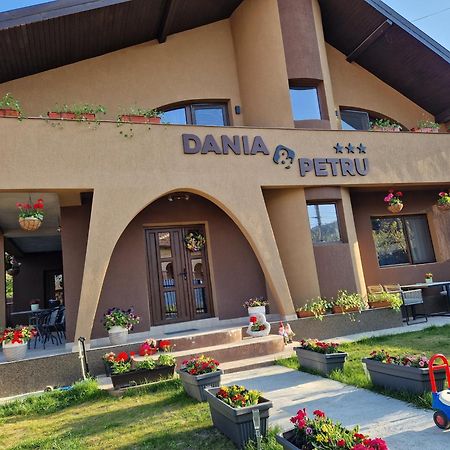 Dania&Petru Residence Tîrgu Ocna Extérieur photo